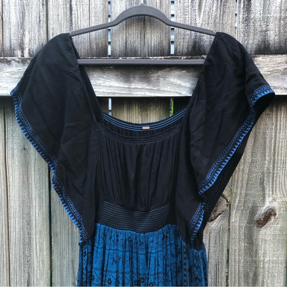 Free People Maxi Dress Flutter Sleeve Blue Black Floral Elephants - Picture 4 of 16